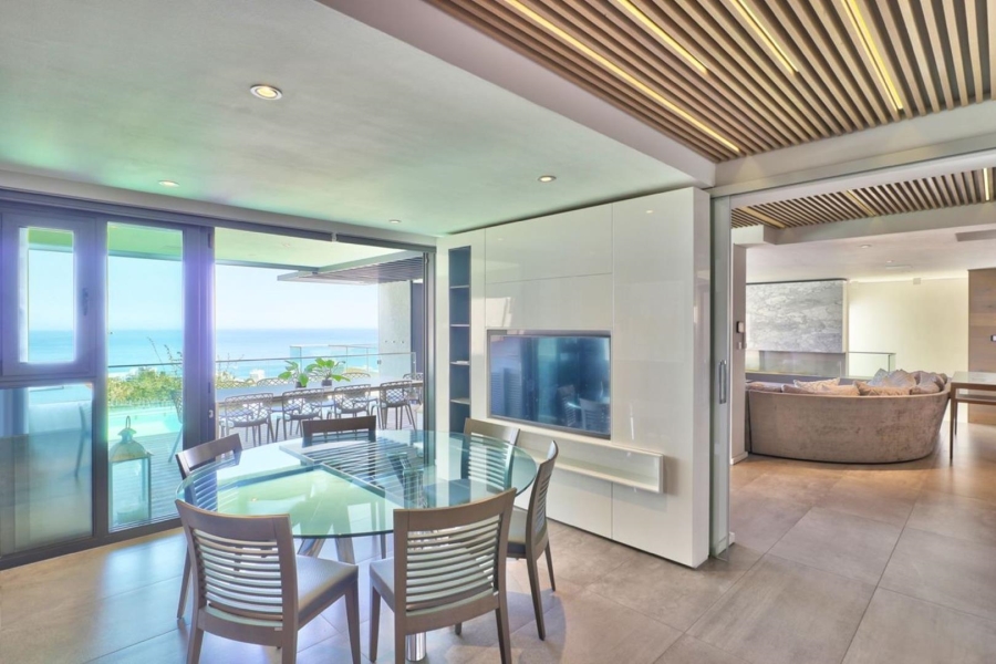 5 Bedroom Property for Sale in Fresnaye Western Cape